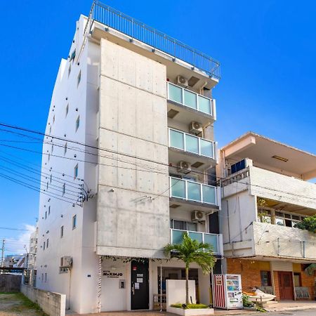 那霸温库拉金城先生旅馆公寓式酒店 外观 照片